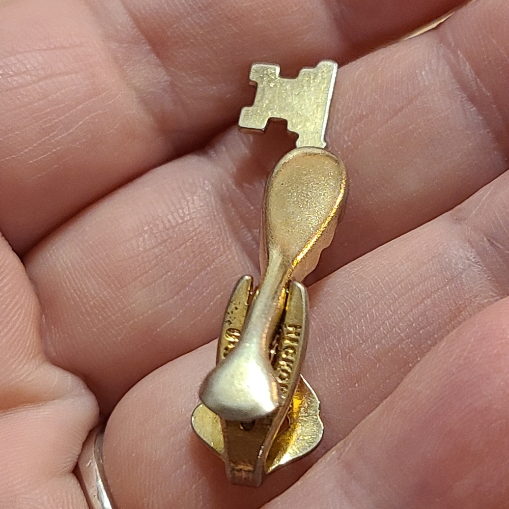 Gold Key Tie Clip - Picture 6 of 9